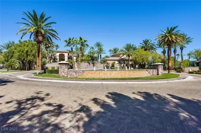 MLS: 2686862 Condo For Sale