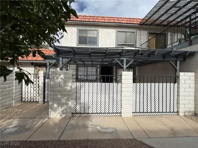 MLS: 2686864 Condo For Sale