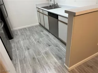 Photo #2: 2686865 Listing 