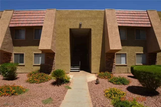 MLS: 2686898 Condo For Sale