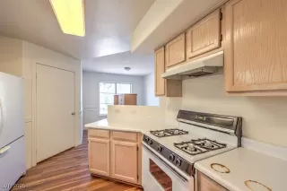 Photo #3: 2686904 Listing