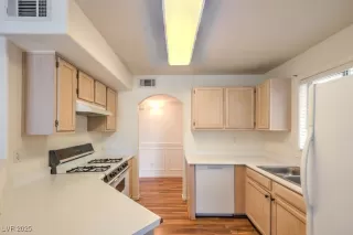 Photo #4: 2686904 Listing