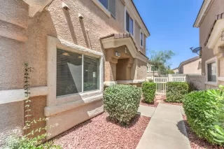 Photo #2: 2686957 Listing