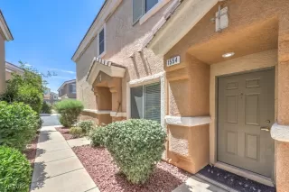 Photo #3: 2686957 Listing