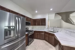 Photo #5: 2686957 Listing