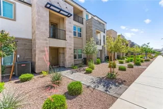 Photo #5: 2686961 Listing