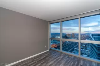 Photo #2: 2686993 Listing 