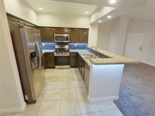 Photo #1: 2686999 Listing 