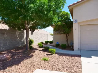 Photo #1: 2687001 Listing