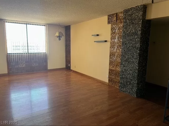 MLS: 2687088 Condo For Sale
