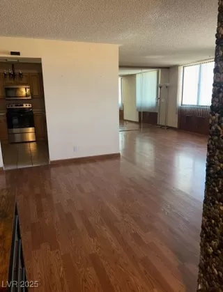 Photo #3: 2687088 Listing 