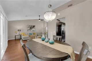 Photo #4: 2687093 Listing