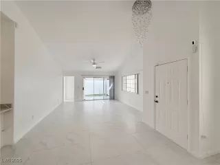 Photo #1: 2687112 Listing 