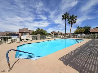 Photo #3: 2687112 Listing 