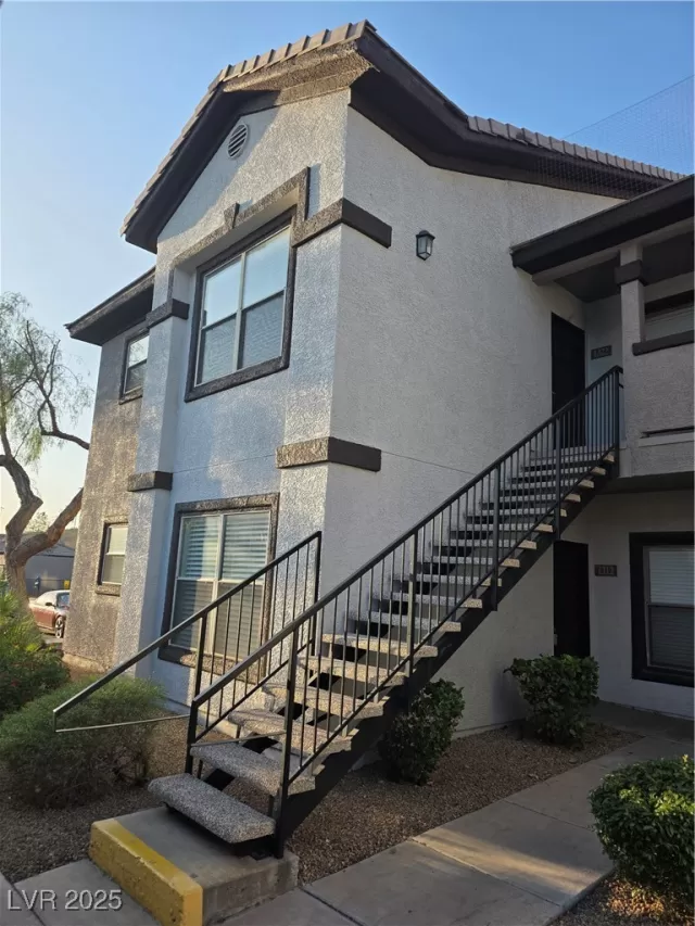 MLS: 2687118 Condo For Sale