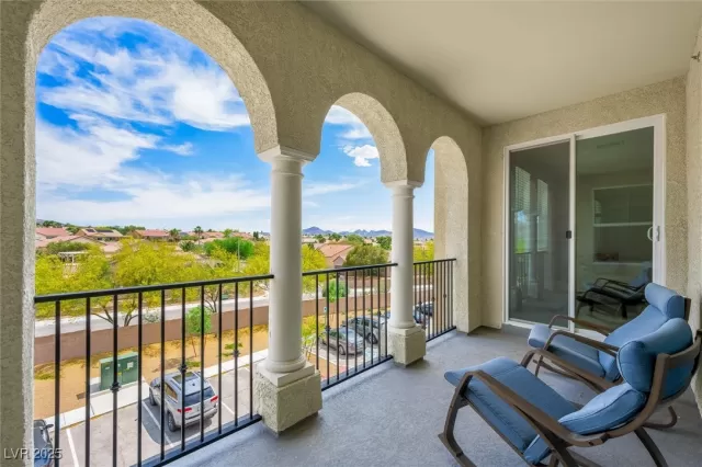 MLS: 2687155 Condo For Sale