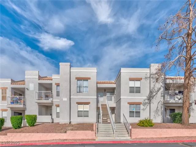 MLS: 2687177 Condo For Sale