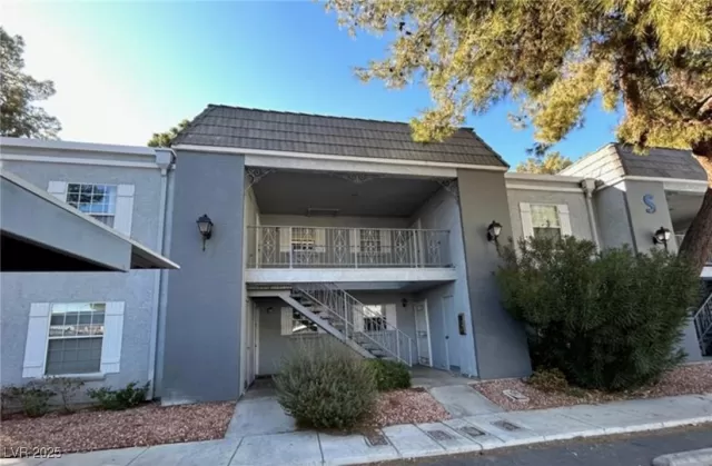 MLS: 2687194 Condo For Sale