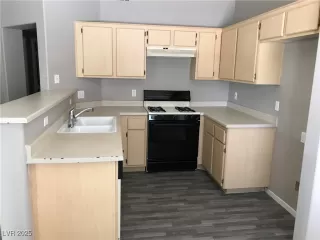 Photo #3: 2687203 Listing 