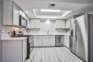 Photo #2: 2687206 Listing 