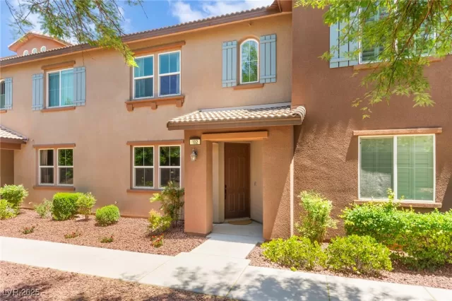 MLS: 2687211 Condo For Sale