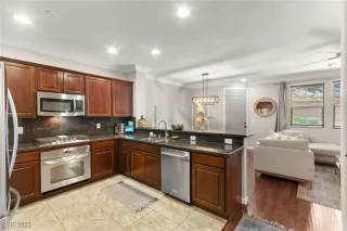 Photo #2: 2687211 Listing 