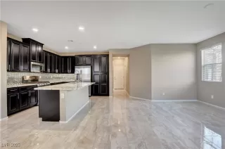 Photo #5: 2687239 Listing