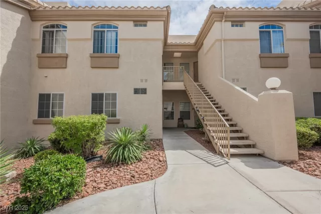 MLS: 2687249 Condo For Sale