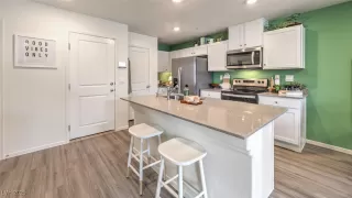 Photo #1: 2687257 Listing