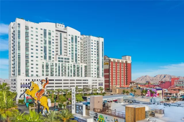 MLS: 2687260 Condo For Sale