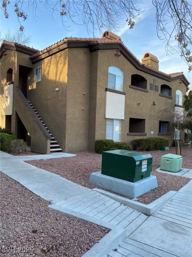 MLS: 2687280 Condo For Sale