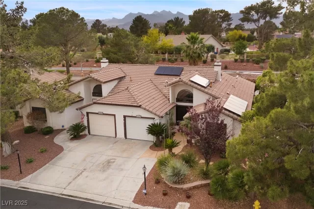 MLS: 2687327 Condo For Sale