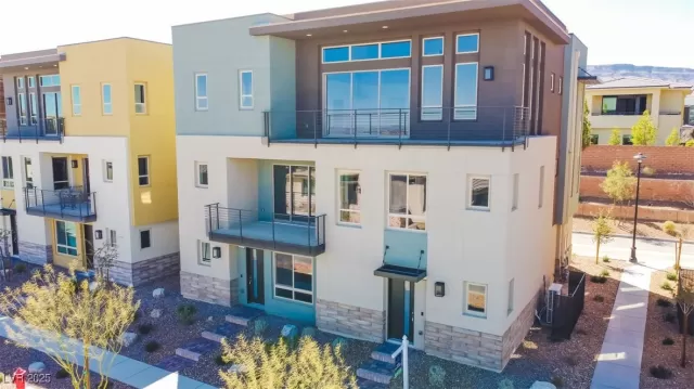 MLS: 2687344 Condo For Sale