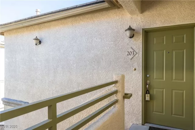 MLS: 2687350 Condo For Sale