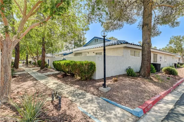 MLS: 2687363 Condo For Sale