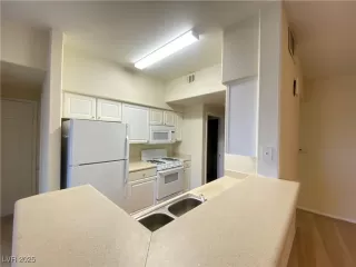 Photo #5: 2687370 Listing 