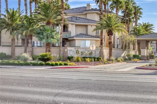 MLS: 2687374 Condo For Sale