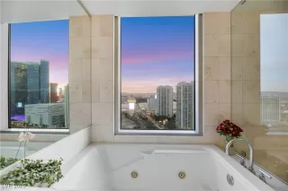 Photo #5: 2687411 Listing