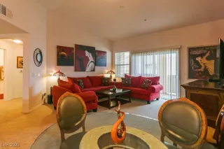 Photo #5: 2687422 Listing