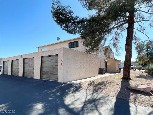 MLS: 2687453 Condo For Sale