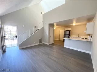 Photo #2: 2687453 Listing 