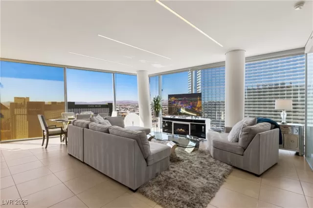 MLS: 2687481 Condo For Sale