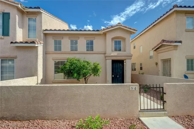 MLS: 2687483 Condo For Sale