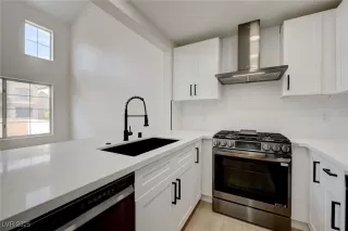 Photo #1: 2687483 Listing