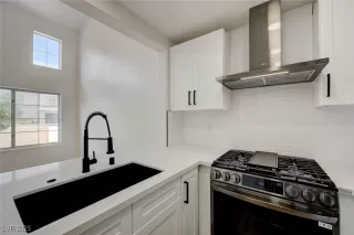 Photo #2: 2687483 Listing