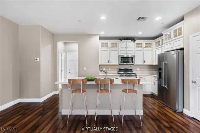 MLS: 2687509 Condo For Sale