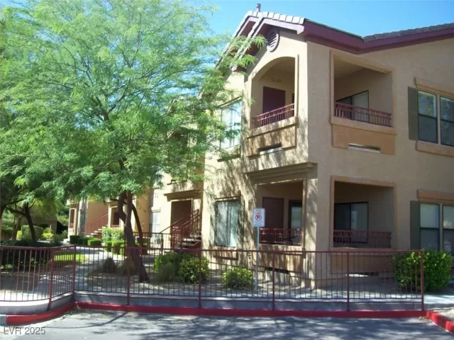 MLS: 2687519 Condo For Sale