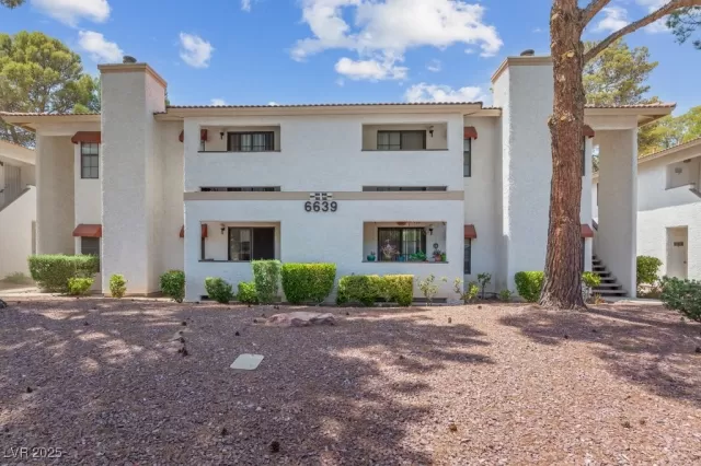 MLS: 2687535 Condo For Sale