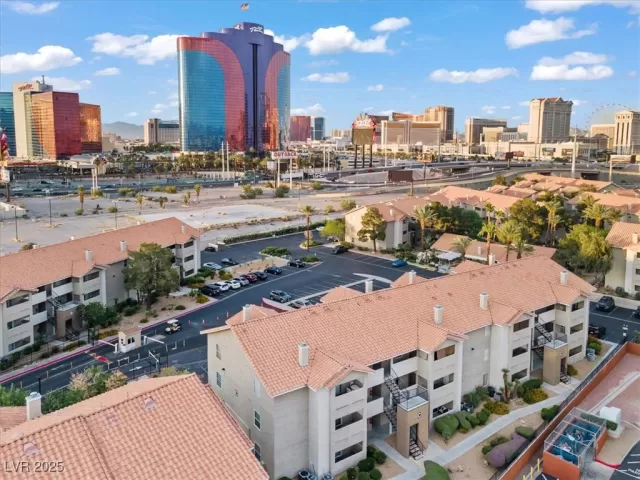 MLS: 2687542 Condo For Sale