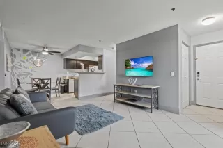 Photo #4: 2687542 Listing